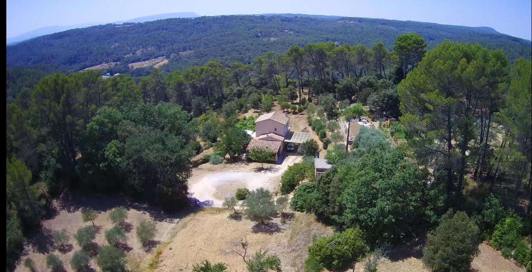 La Pinede De Manon Bed and Breakfast Barjols Εξωτερικό φωτογραφία