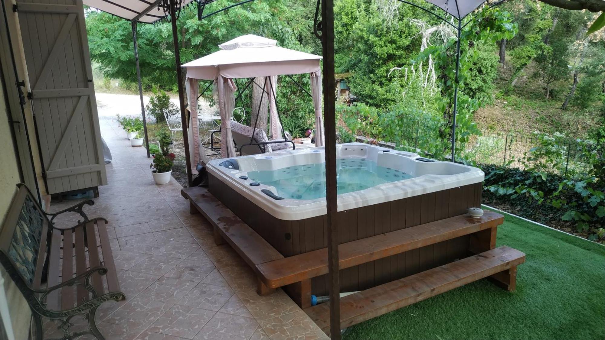 La Pinede De Manon Bed and Breakfast Barjols Εξωτερικό φωτογραφία